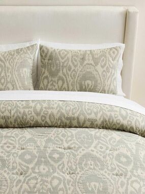 NEW Pottery Barn Ikat Jacquard Comforter size King / Cal King